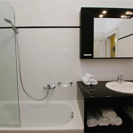 Grand Market Luxury Apartment *